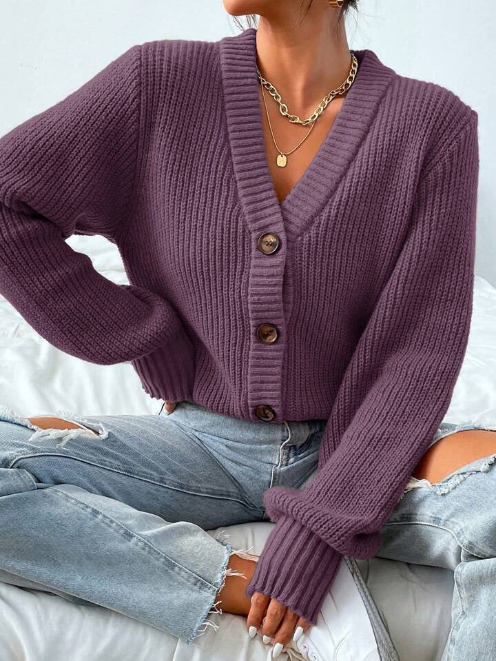 Autumn/Winter Knitted Cardigan: A Versatile Outerwear Piece