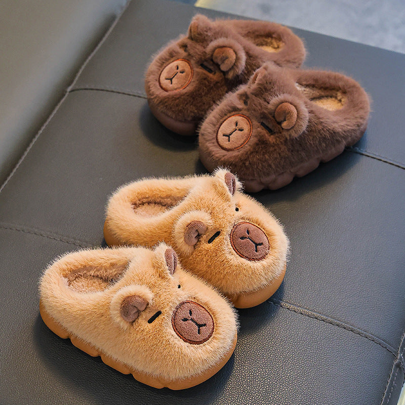 Pantoufles d'hiver chaudes en coton avec un capybara pour enfants