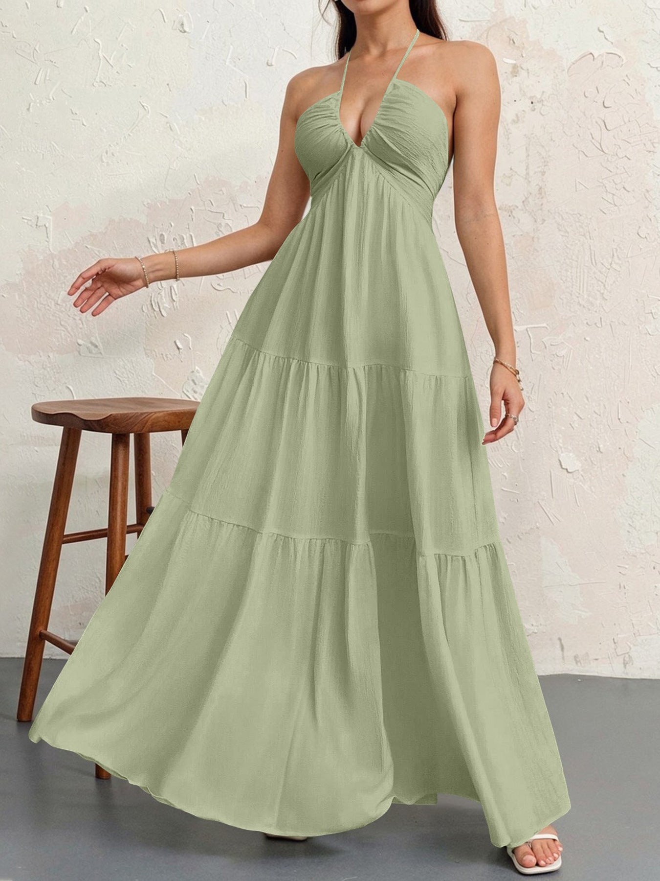 Robe dos nu col en V plissée col en V
