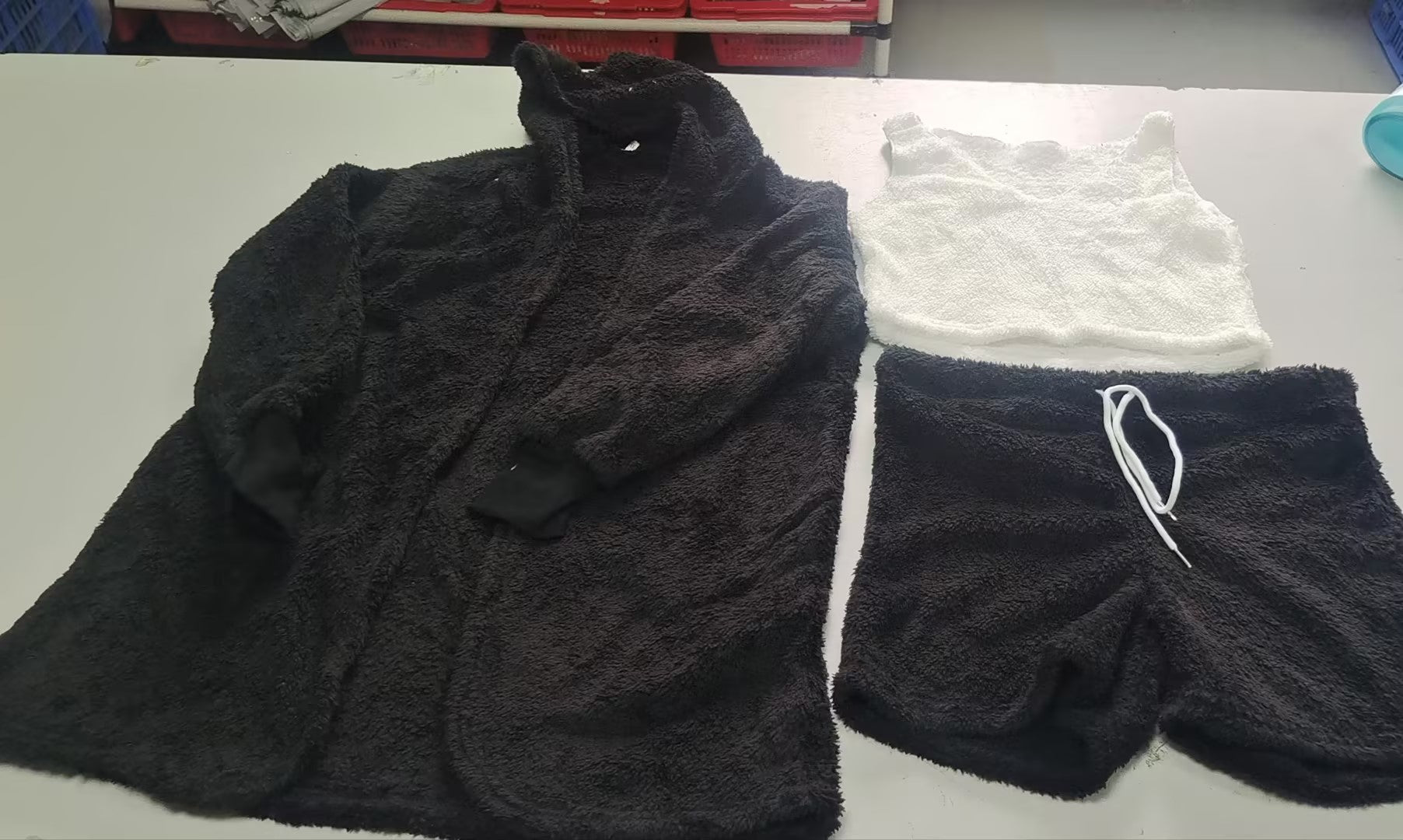 Manteau de laine femelle