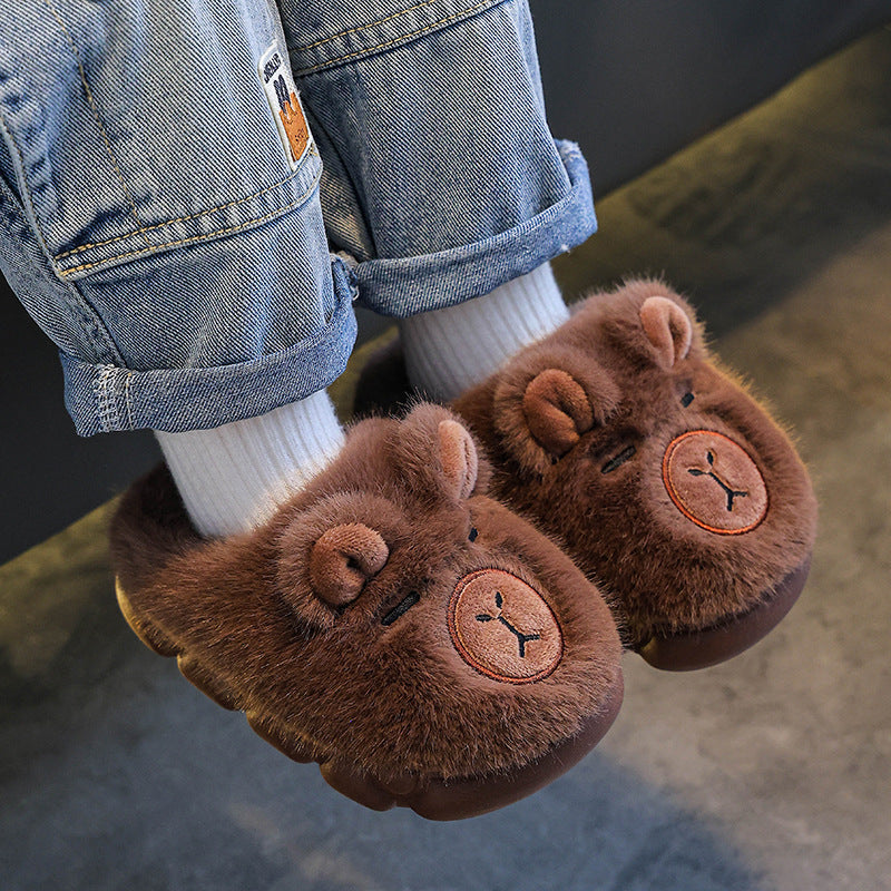 Pantoufles d'hiver chaudes en coton avec un capybara pour enfants