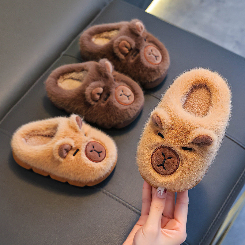 Pantoufles d'hiver chaudes en coton avec un capybara pour enfants